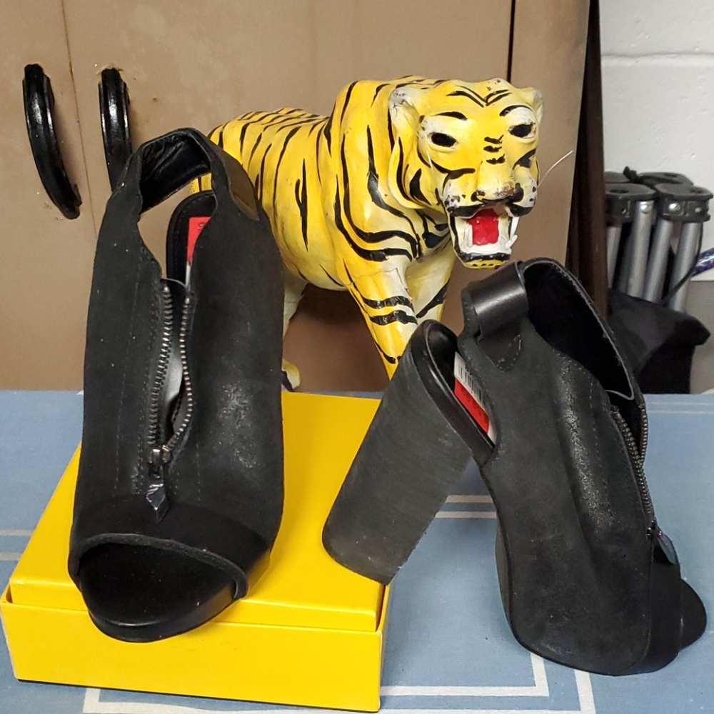 "Fergie" Rowley sling back sandal